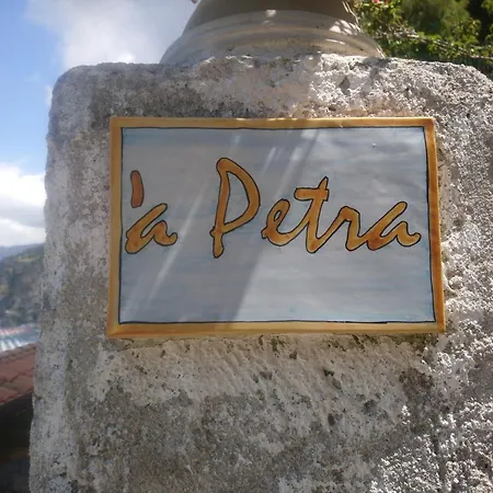 La Petra - Boutique 4* Сан-Никола-Арчелла